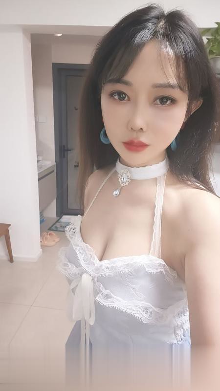 武汉武昌馨儿..身材不错,小腰很细,洗完澡调会情