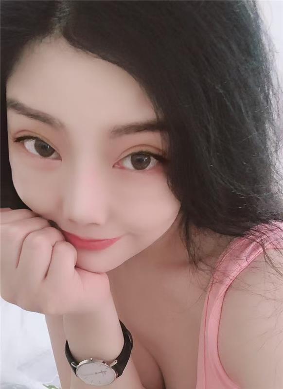 出击草房地铁爱猫妹子