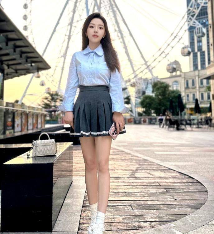 宜昌市大胸气质小美女