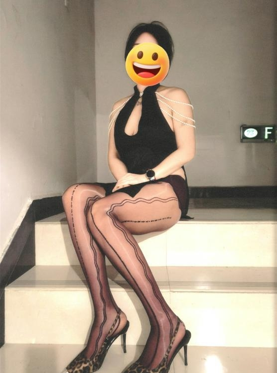 南京市迷人又风情的御姐