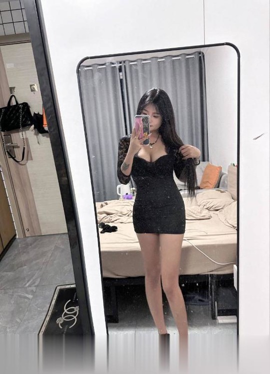 天津南开童颜大胸嫩妹