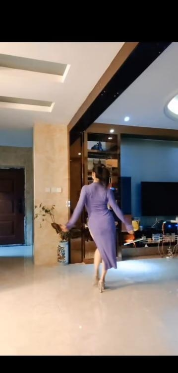 合肥市双飞舞蹈姐妹腰细胸大