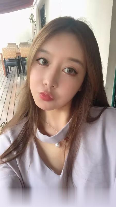 苏州风骚美女一枚性感美女，身材修长，C+的大胸