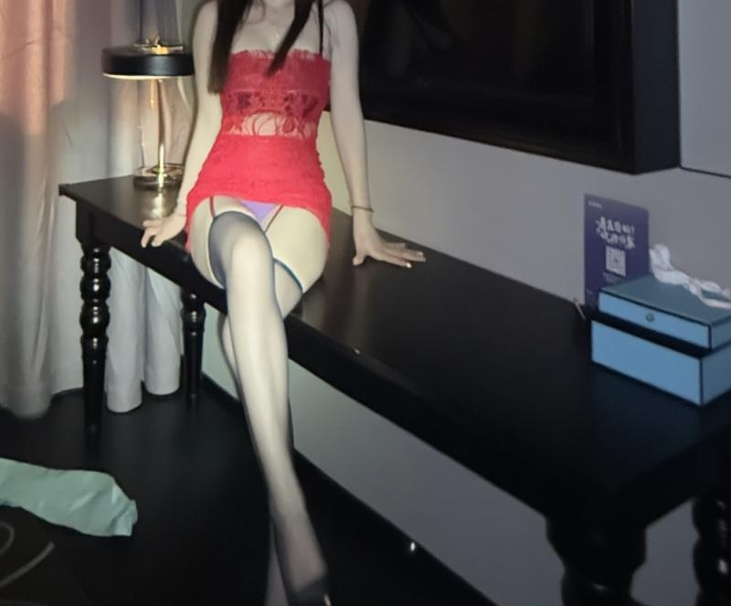 广州市大长腿翘臀诗诗