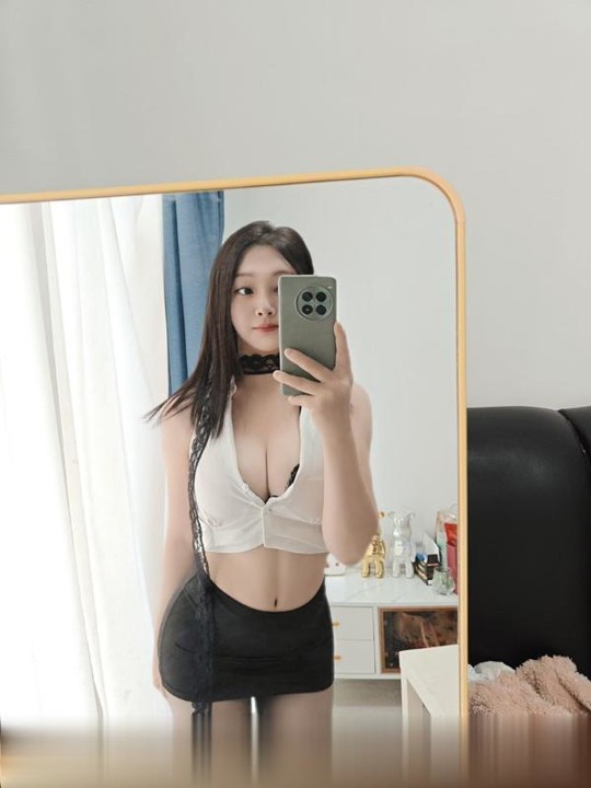 福田翘臀瑜伽老师丝袜 制服