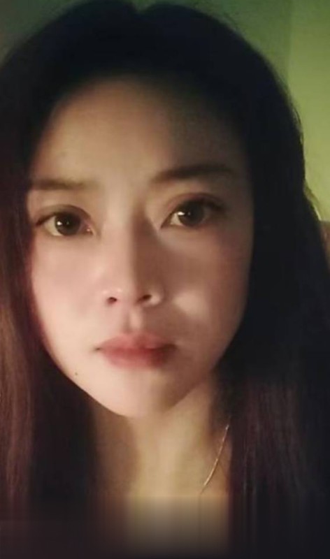 江苏南京丁家庄一线天少妇